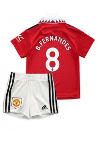 Manchester United Bruno Fernandes #8 Babytruitje Thuis tenue Kind 2022-23 Korte Mouw (+ Korte broeken)